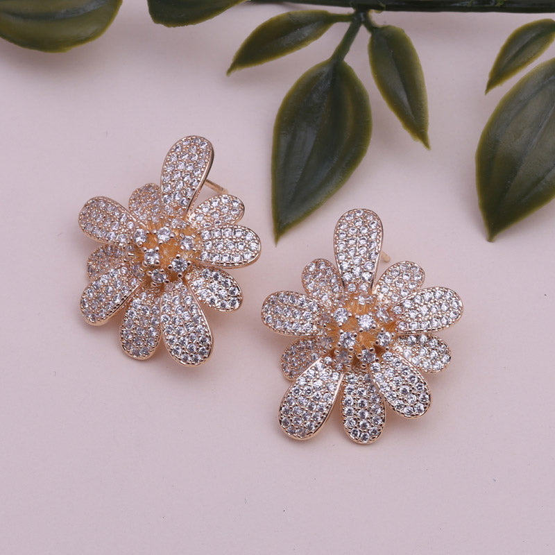 SANSI MAYO Golden Petal Stud Earrings