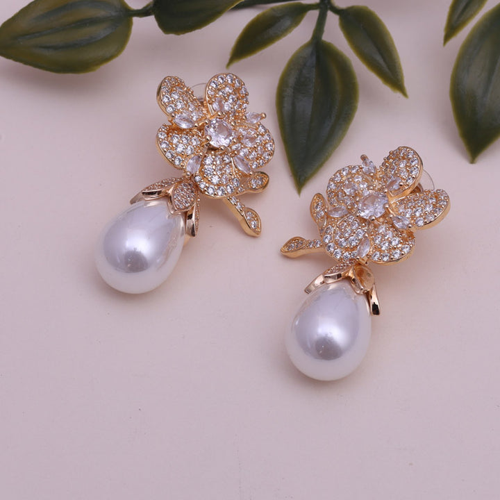 SANSI MAYO Golden Blossom Pearl Drop Earrings