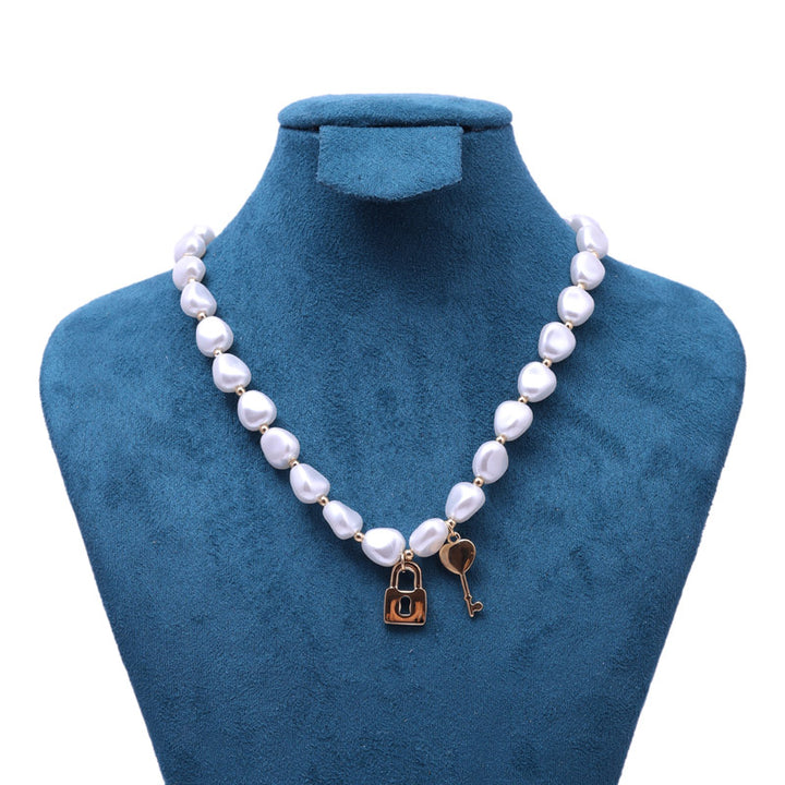 Sansi Mayo Lock & Key Pearl Necklace