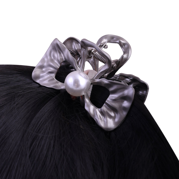 Sansi Mayo Pearl Bow Clutcher