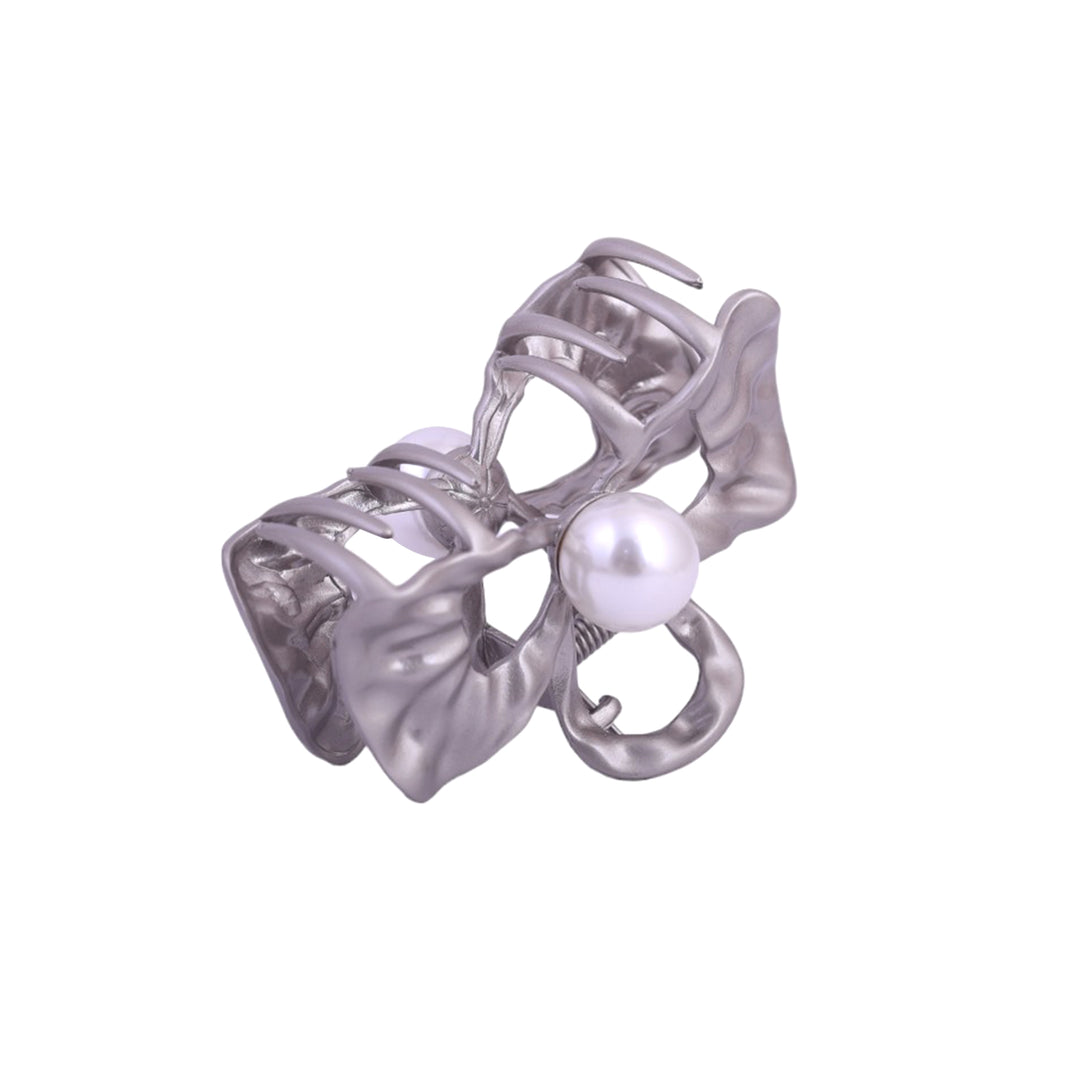 Sansi Mayo Pearl Bow Clutcher